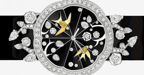 Украшения с показа круизной коллекции Chanel в Дубае