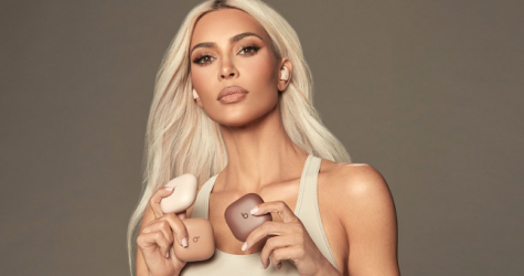 Ким Кардашьян и Beats представили беспроводные наушники