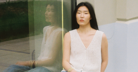 Бренды Blizhe и Love To Knit выпустили в коллаборации вязаный топ