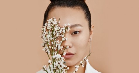 Ксения Сухинова, Ян Гэ, Маргарита Мамун и Юлианна Караулова — о весне и любимых цветах