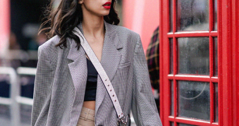 Тенденция стритстайла: базовый бельевой топ под пиджак