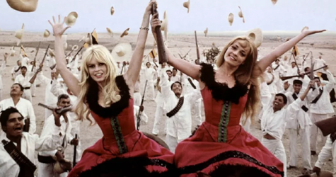 Карден в кино. Как дизайнер одевал Марину Влади и Жанну Моро