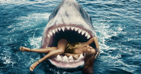 Рианна плавает с акулами на страницах Harper's Bazaar