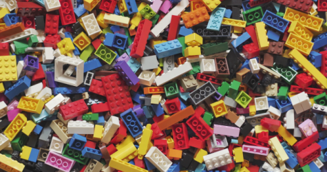 Часть магазинов Lego приостановила работу в России