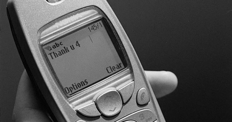 Стало известно, почему англичане получают SMS из 2003 года