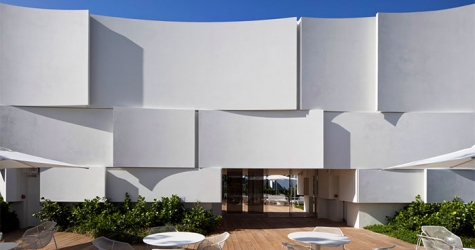 Парящий в Майами: новый бутик Dior от Barbarito Bancel Architectes