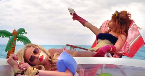 Феминисток возмутил новый клип Рианны