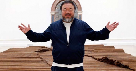 История с LEGO продолжается: Ай Вэйвэй принимает посылки