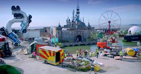 Депрессивный Диснейленд: мини-фильм о выставке Бэнкси