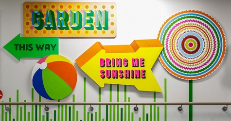 Дизайнеры и художники оформили королевскую больницу Лондона