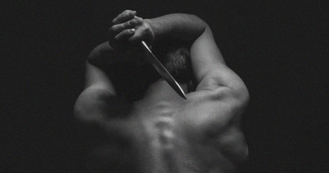 Сотрудник съемочной группы нового фильма с Энн Хэтэуэй получил удар ножом на площадке