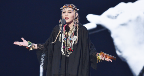 Пользователи твиттера раскритиковали Мадонну за речь об Арете Франклин на VMA
