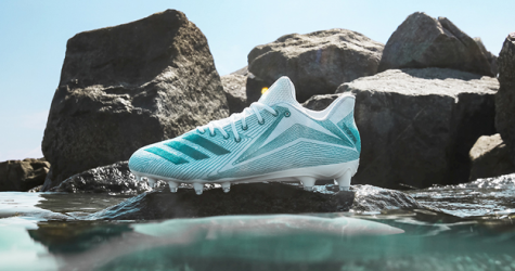 adidas сделал футбольную форму из переработанного пластика