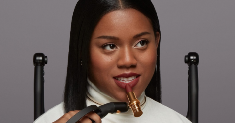 L’Oréal представила аппликаторы для макияжа для людей с ограниченной подвижностью