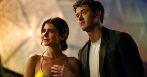 Netflix выпустил трейлер сериала «Люди, которых мы встречаем в отпуске»