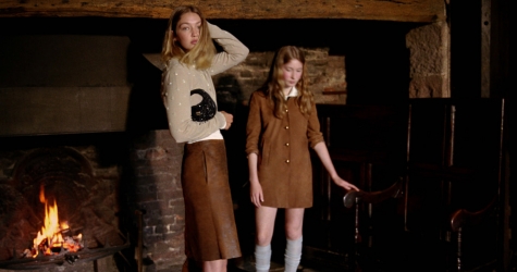 Miu Miu представил праздничную кампанию