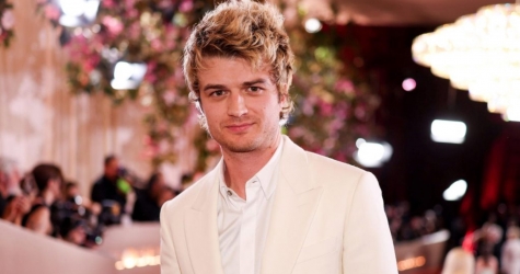 Песня Джо Кири «End of Beginning» вторую неделю подряд лидирует в британском чарте