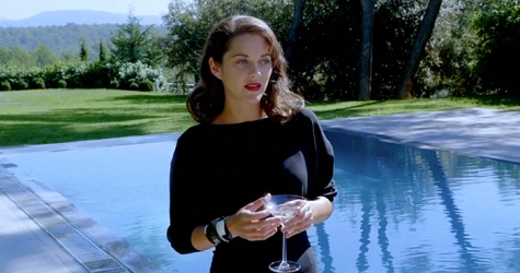 Марион Котийяр спела для Dior