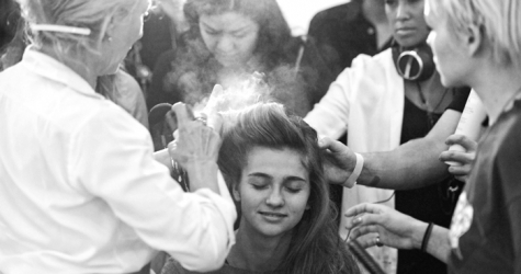 Главные стилисты по прическам на неделях моды