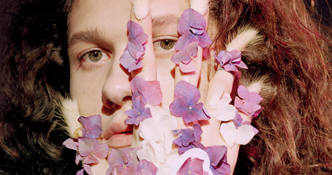 Цветик-семицветик: маникюр и макияж с живыми цветами на Хеллоуин