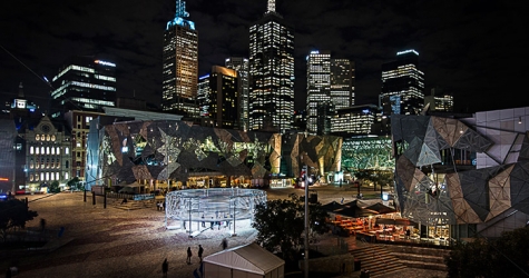 Проект \"Светящиеся линии\" Асифа Хана в Мельбурне