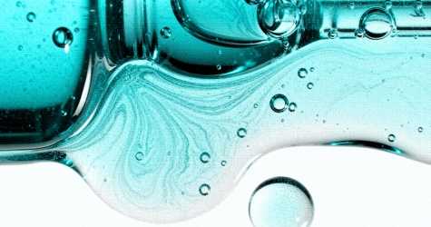 С витаминами, ниацинамидом и гиалуроновой кислотой: 8 легких сывороток на весну