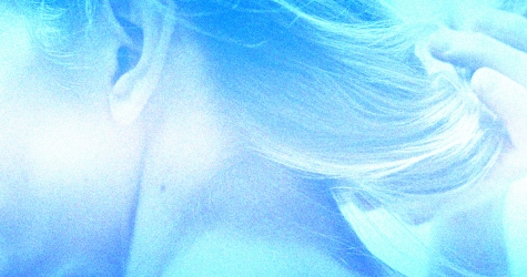 Почему важно обновлять уход за кожей головы весной и как это делать правильно? Отвечает эксперт