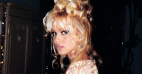 Netflix показал первый кадр из документального фильма о Памеле Андерсон