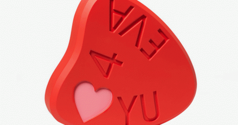 Дэмиен Херст открыл выставку о любви