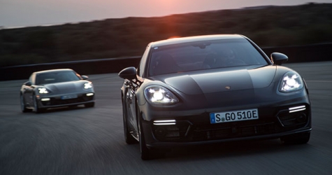 Новые модели Porsche можно заряжать от розетки