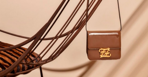 Fendi посвятил новую сумку памяти Карла Лагерфельда