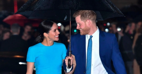 Меган Маркл и принц Гарри готовят книгу об отношениях, «мегзите» и жизни во дворце