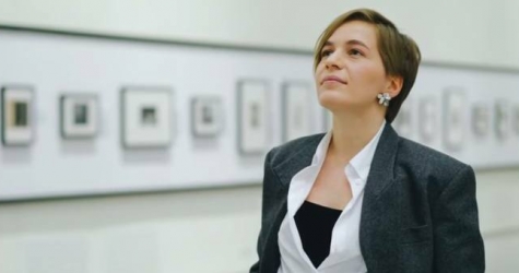 Вышла видеоэкскурсия по выставке «Сесил Битон и культ звезд»