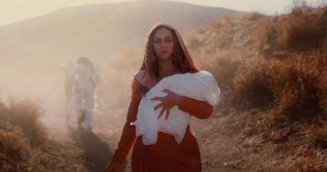 Наоми Кэмпбелл появилась в трейлере визуального альбома Бейонсе «Black Is King»