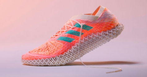 adidas представил инновационные кроссовки, сотканные роботом