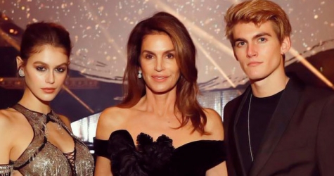 Сын Синди Кроуфорд набил тату на лице