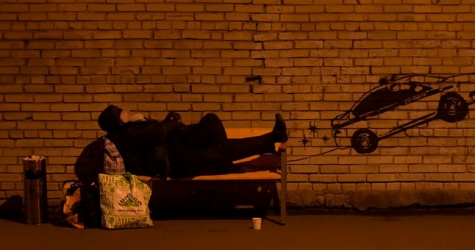 В Петербурге нарисовали свою версию рождественского граффити Бэнкси