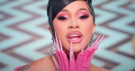 Cardi B поддержала Селену Гомес и сказала, что ждет от нее альбом «плохой девочки»