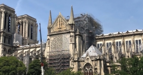 Парижская прокуратура выдвинула две версии пожара в Нотр-Даме