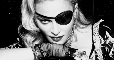 Мадонна показала шпагат на спине