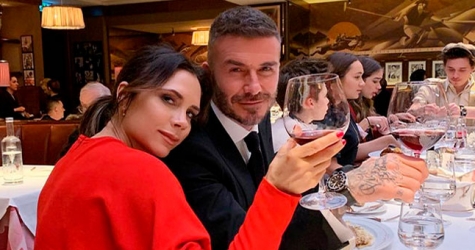 Виктория Бекхэм похвасталась растяжкой на ток-шоу