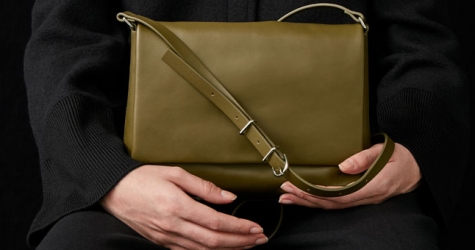 COS объявил о скидках на базовые предметы гардероба