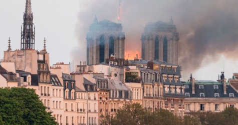 Жан-Жак Анно снимет фильм о пожаре в Нотр-Даме