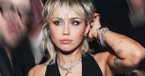 Майли Сайрус работает над альбомом каверов группы Metallica