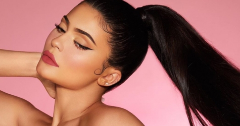 Кайли Дженнер выпустила 4 новых оттенка тинта