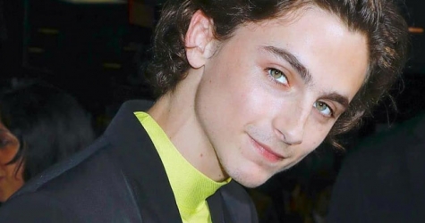 Тимоти Шаламе раздавал бейглы вместо автографов на премьере «Короля»