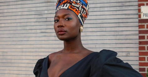 Умерла модель и активистка с протезом Мама Какс