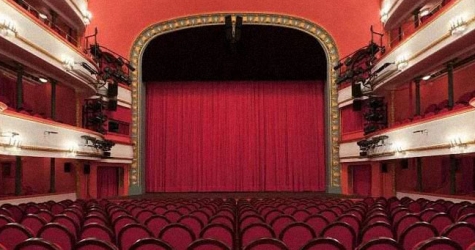 Театр им. Маяковского и театр им. Пушкина закроют на несколько лет