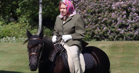 В Сети появились фотографии Елизаветы II на карантине