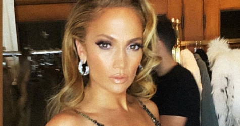 Дженнифер Лопес сняла танцевальную пародию со своим бойфрендом для TikTok